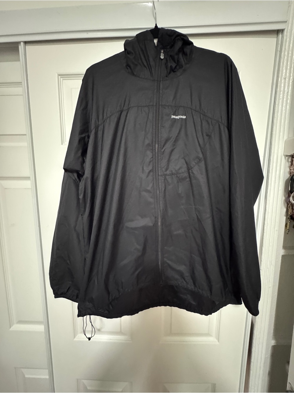 Patagonia Black Hooded Men's Lightweight Windbreaker